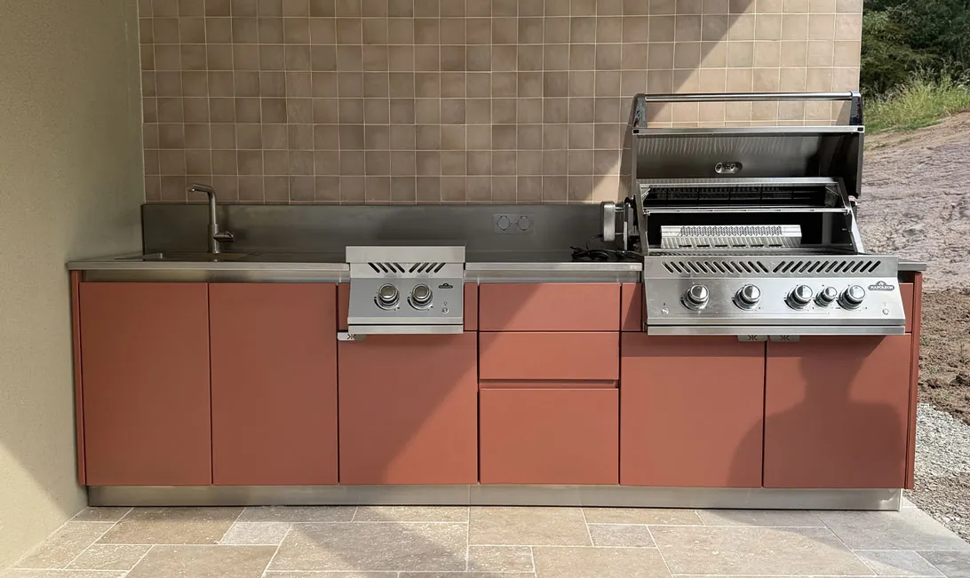 Cuisine d'extérieur EKZALT modulaire, composée à la carte en plus de 100 teintes